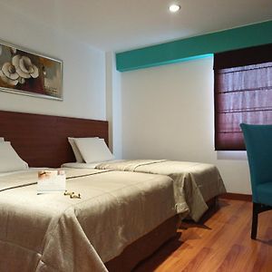 Habitación Estándar con 2 Camas Individuales